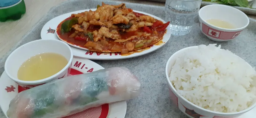 Riz Poulet Basilic Sauce Piquante