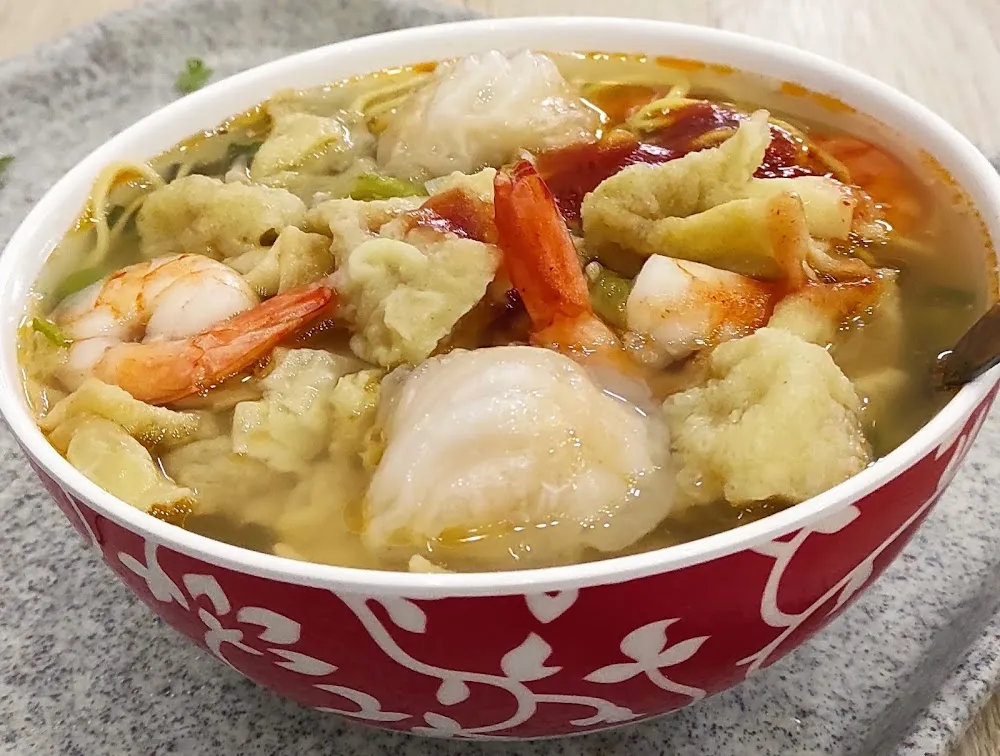 Soupe Crevettes Roses Raviolis Chinois Et Nouilles '' Legumesques ''